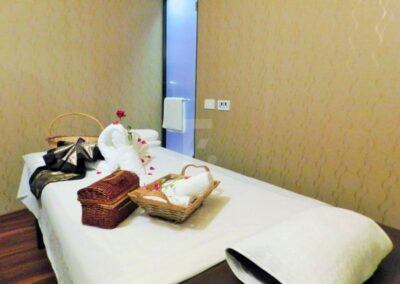 Body Scrub Spa Room Of White N Bright Spa And Salon In Thane - White N Bright Spa in Thane