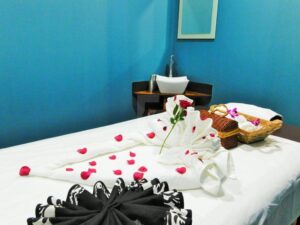 Spa near R Mall Thane — White N Bright Spa & Salon, Vasant Vihar