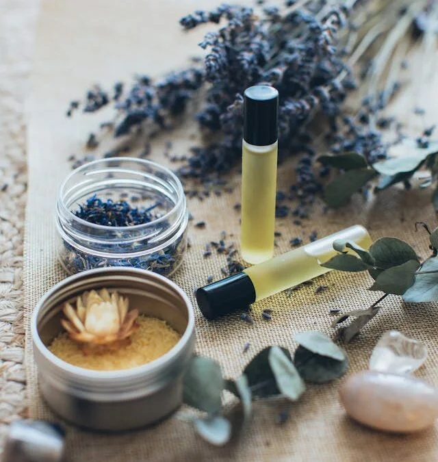 What is aroma massage — essential oils and lavender used in aromatherapy massage