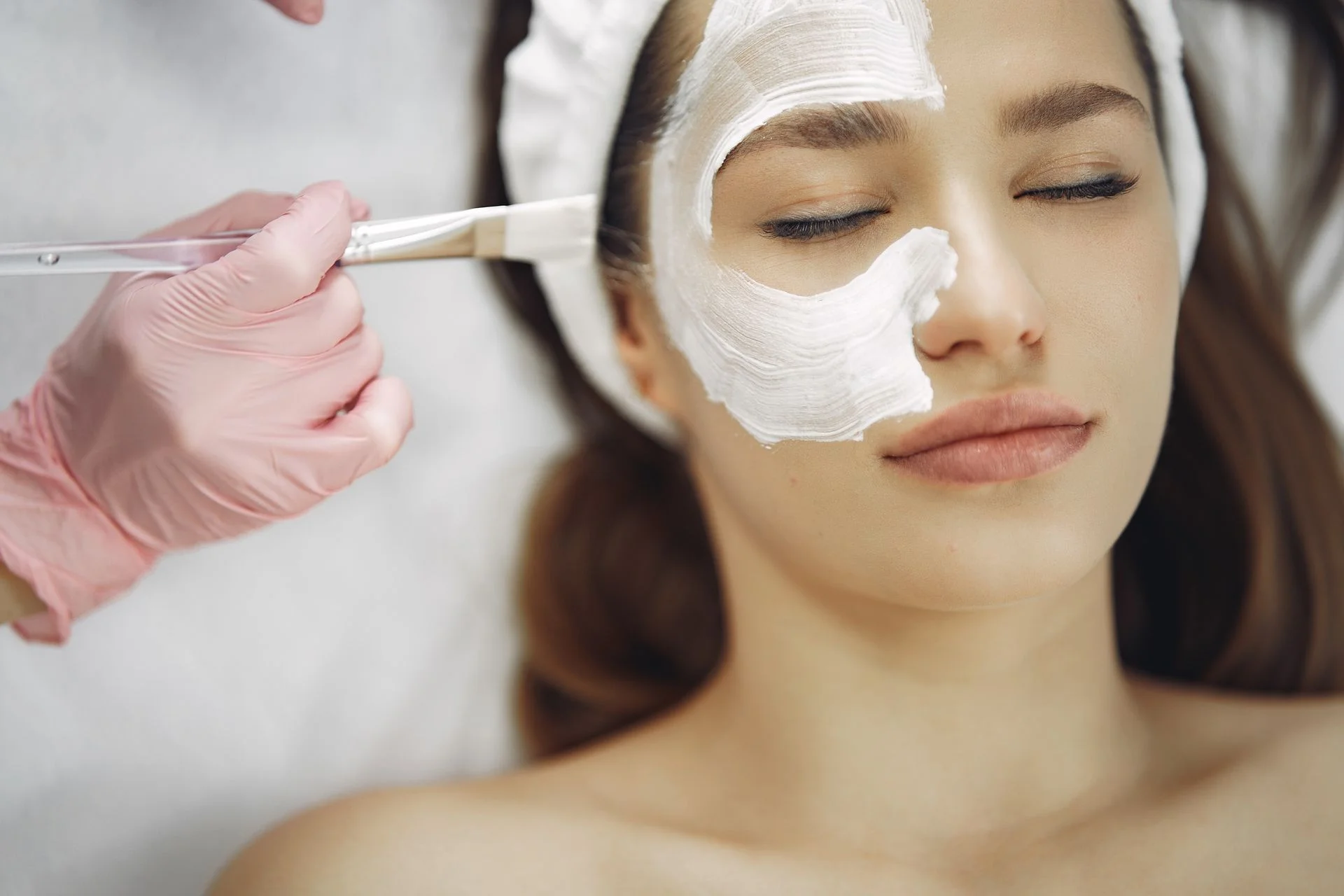 skin-bleaching-de-tan-thane-white-n-bright Bleach and de-tan treatment at White N Bright Spa Thane West