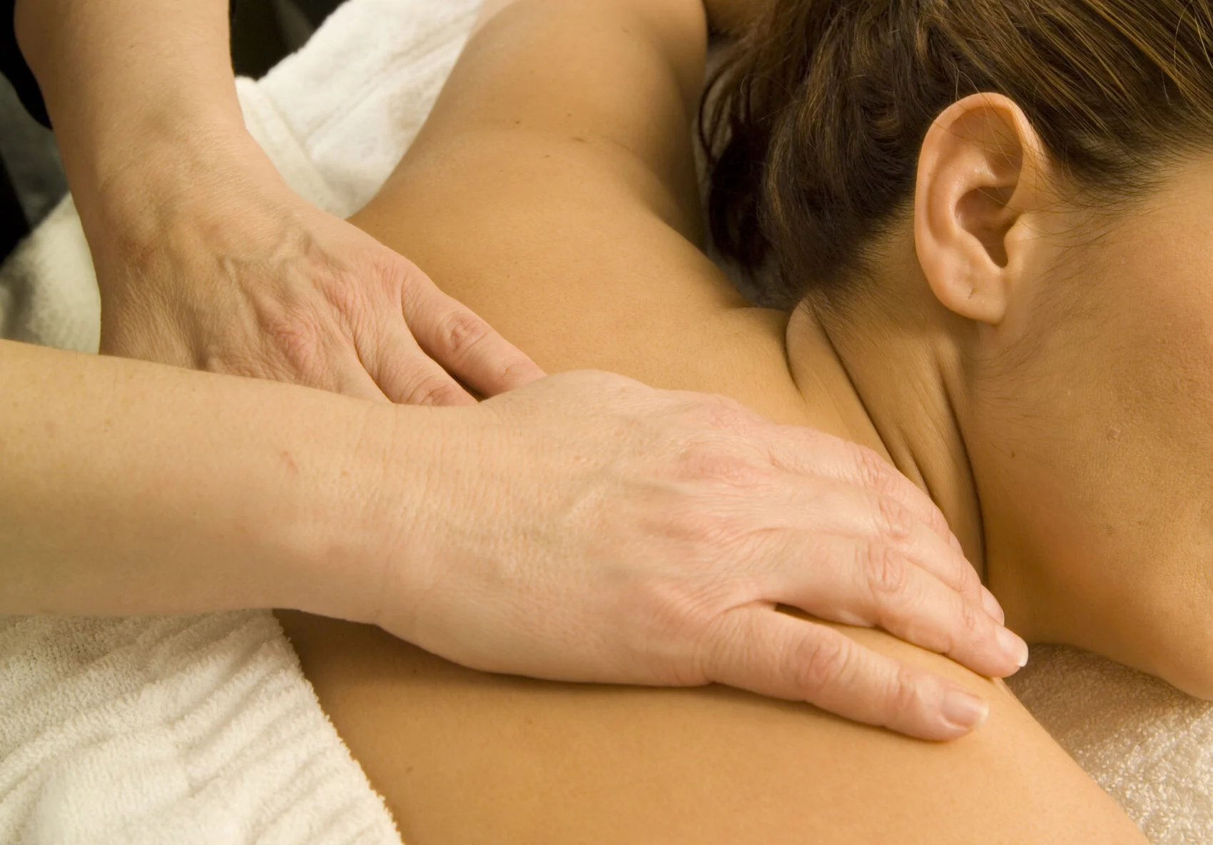 massage Swedish massage at White N Bright Spa Thane West